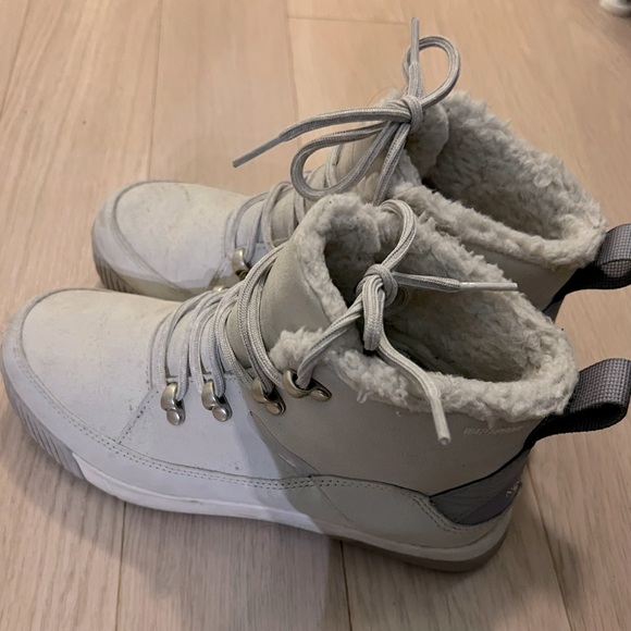 The North Face Women's Sierra Mid Lace WP Gardenia White Grey Boots - Picture 6 of 6